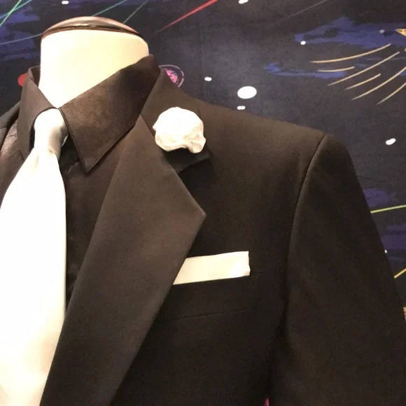 Abriani Italian Tuxedo Coat - Picture 3 of 17